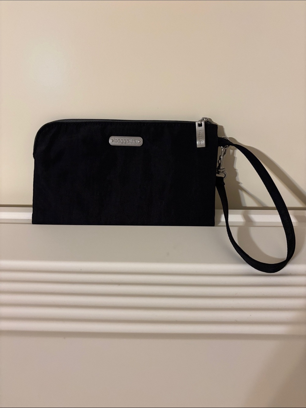 Baggallini Black Zip Wristlet with Removable Strap RFID protected